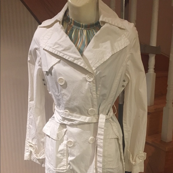 🎉3XHost Pick🎉White or baby blue summer trench jacket - Picture 2 of 5